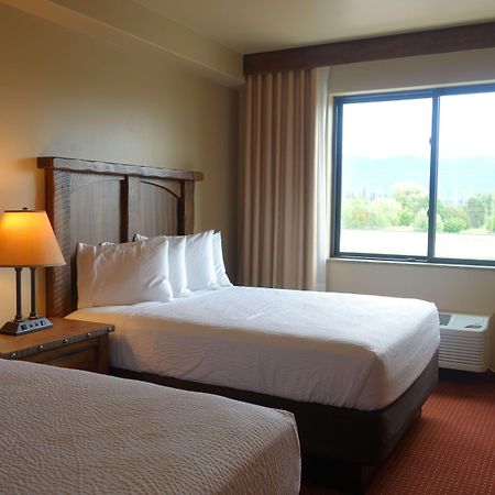 Glacier International Lodge كاليسبيل، مونتانا المظهر الخارجي الصورة