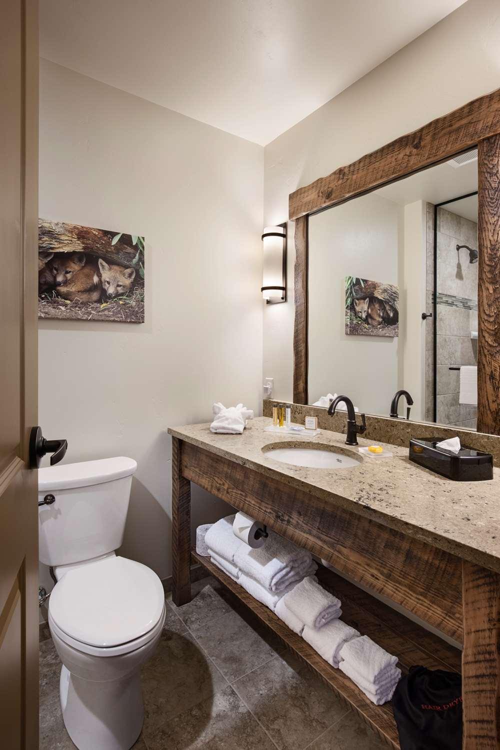 Glacier International Lodge كاليسبيل، مونتانا المظهر الخارجي الصورة