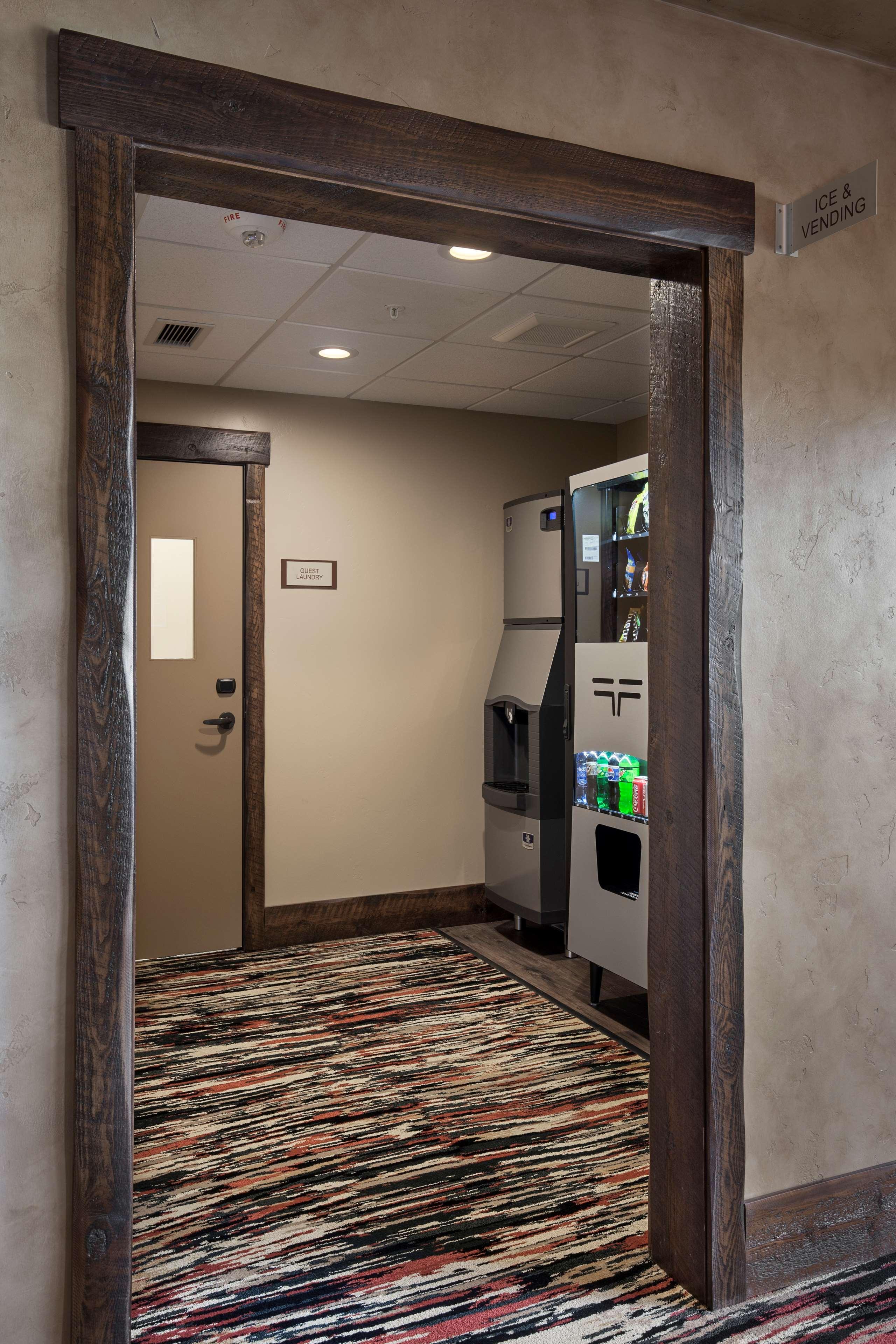 Glacier International Lodge كاليسبيل، مونتانا المظهر الخارجي الصورة