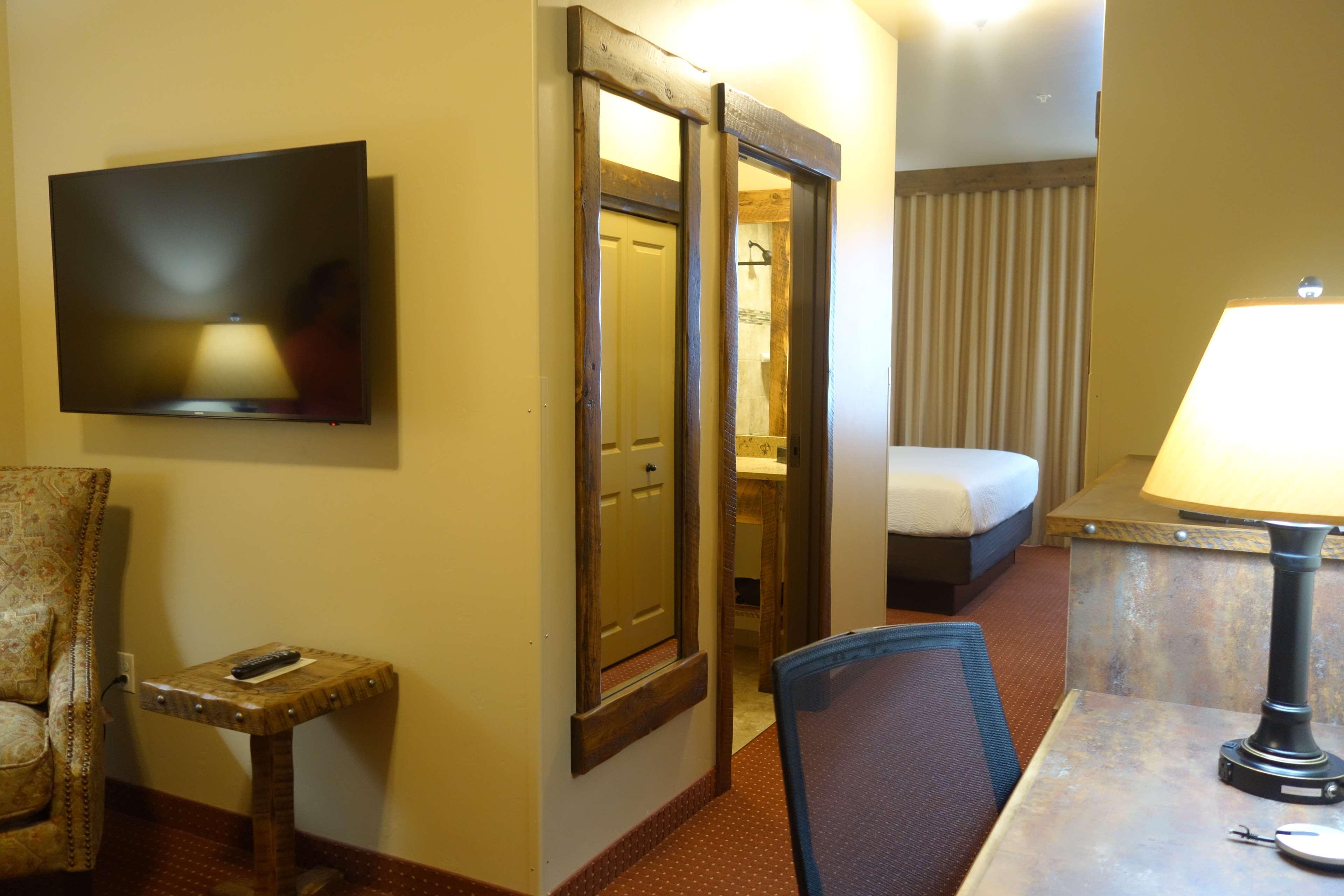 Glacier International Lodge كاليسبيل، مونتانا المظهر الخارجي الصورة