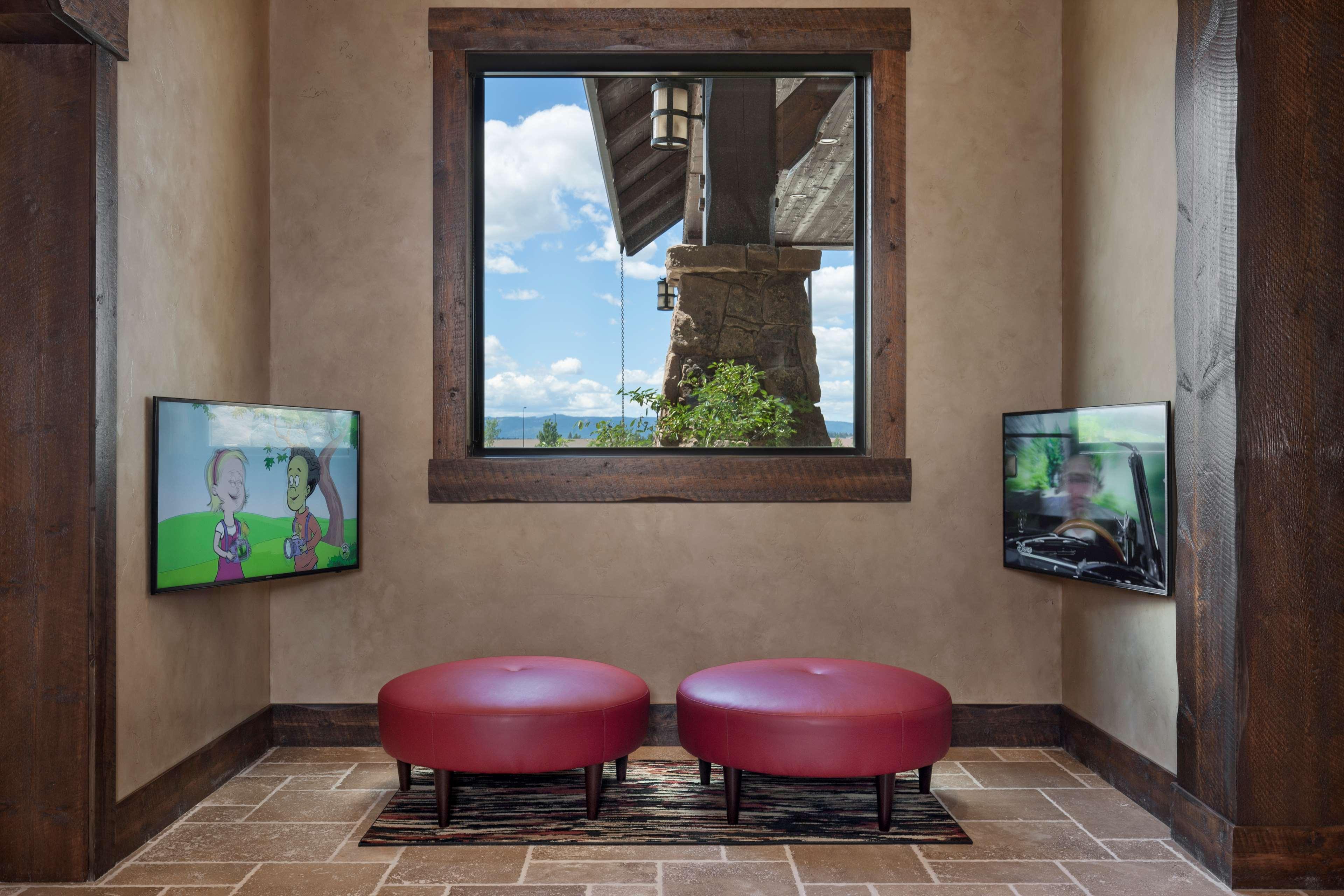 Glacier International Lodge كاليسبيل، مونتانا المظهر الخارجي الصورة